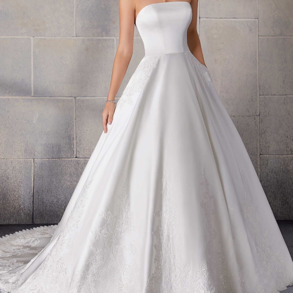 Essense of Australia Silk Mikado Ballgown – Size 4 (Unaltered)